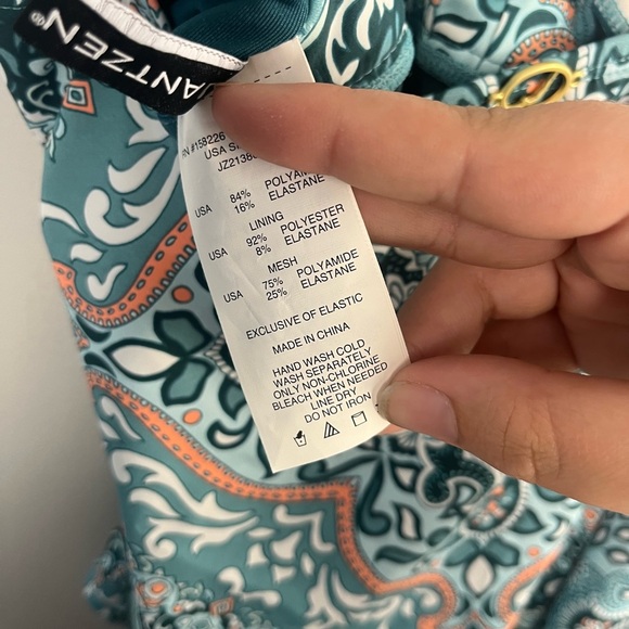 Jantzen Surplice Maillot One-Piece Swimsuit Blue Medallion and Skirt Size 24W - Picture 9 of 16